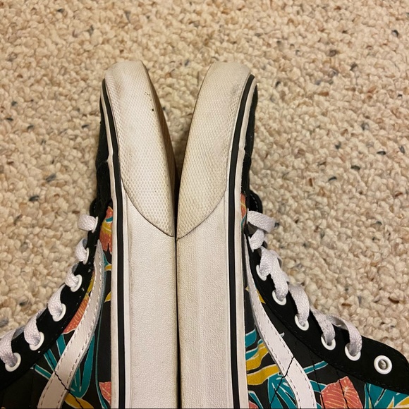 Vans - Picture 6 of 13